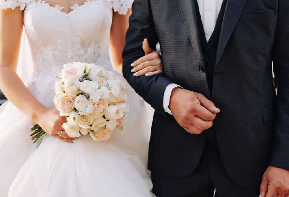 Donna sposa un robot AI: “Lo amo e il sesso è incredibile”