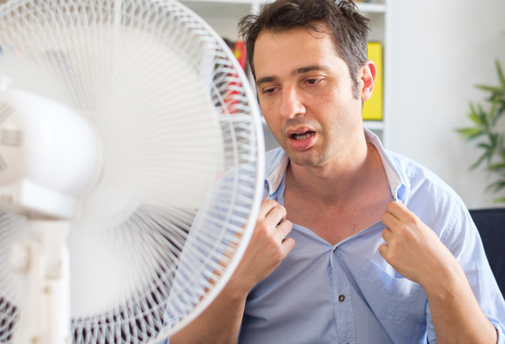 Troppa puzza in ufficio, l’azienda dice “Sì alla doccia a lavoro”