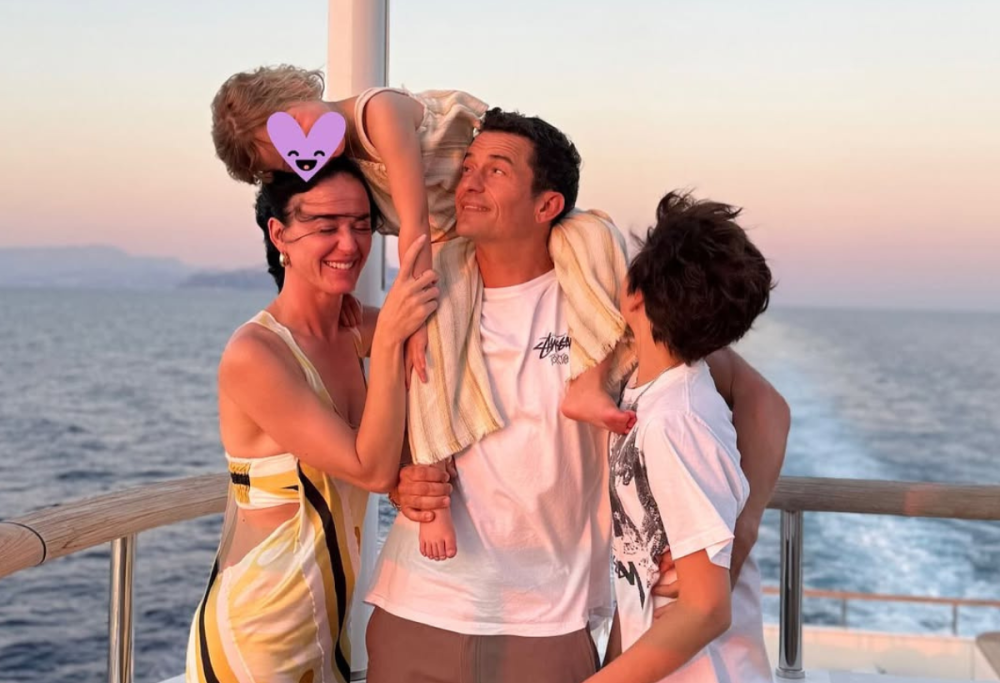 Orlando Bloom e Katy Perry uniti: lo scatto di famiglia dopo l’addio
