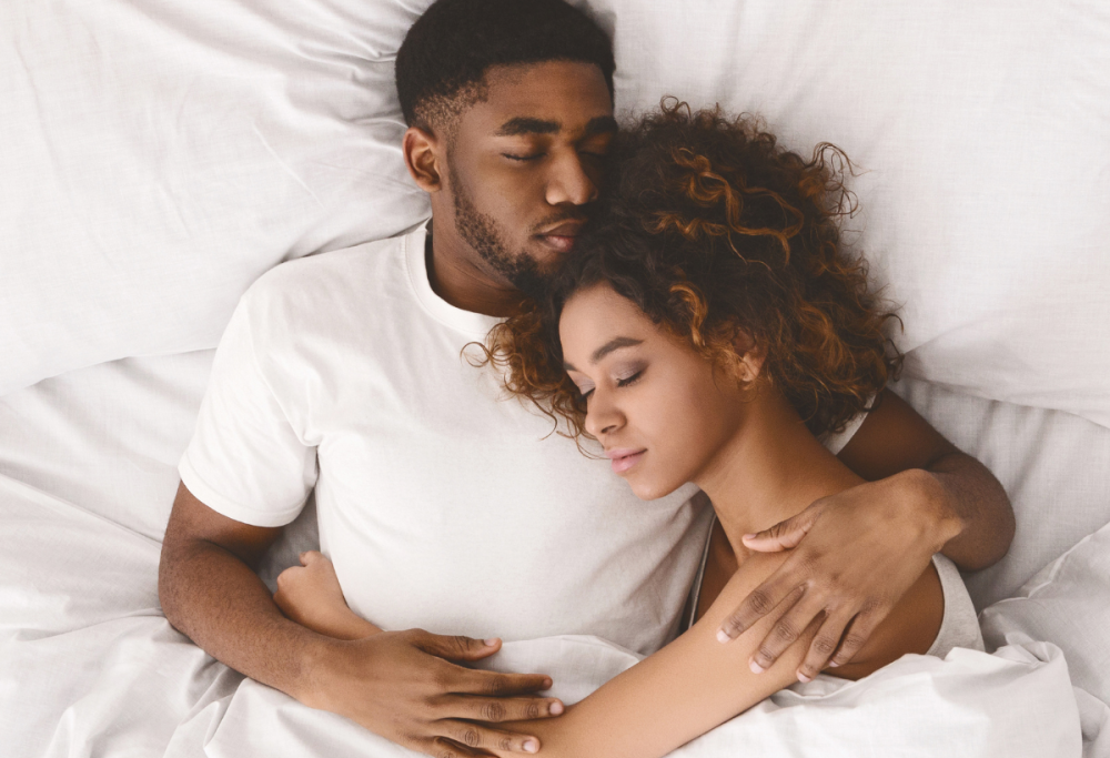 Il contatto visivo è la nuova intimità: come seduce la Gen Z