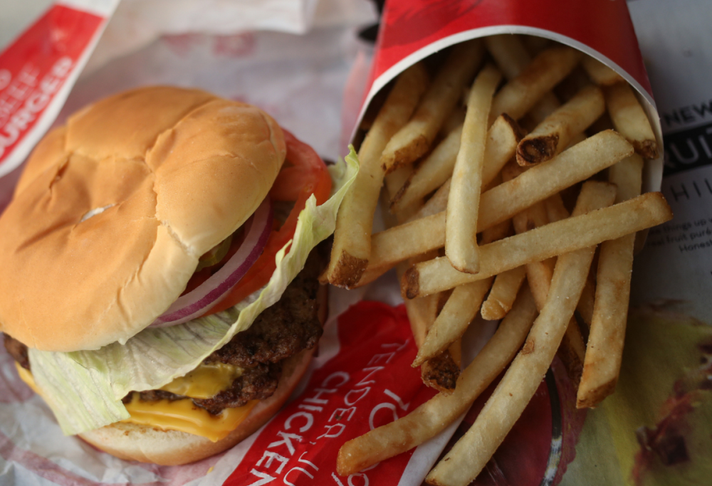 L’hamburger più caro al mondo, il costo e la regola per gustarlo