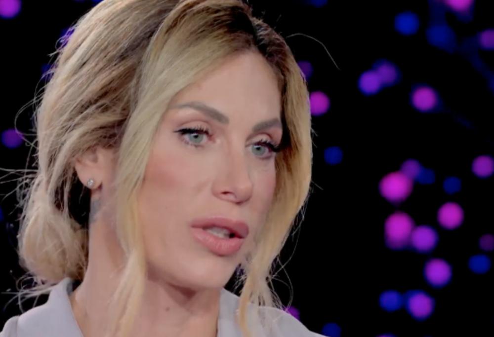 Paola Caruso parla del figlio: “Il senso di colpa mi devasta”