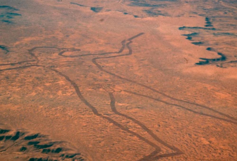 Il mistero dell’Uomo di Marree: il gigante nel deserto dell’Australia