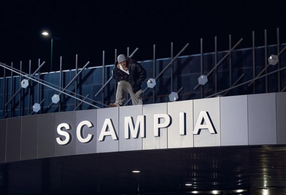 Geolier, in &ldquo;Tutto &egrave; possibile&rdquo; un duetto virtuale con Pino Daniele