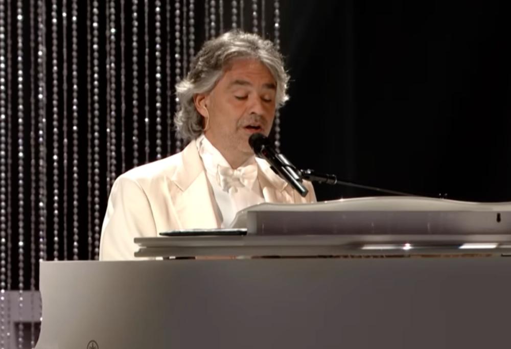 &ldquo;Tu scendi dalle stelle&rdquo;: origini e significato del canto di Natale