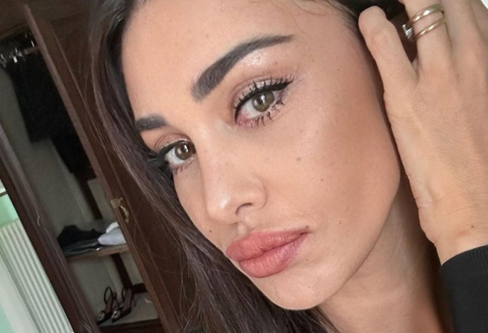 Belen in dolce attesa? Arriva la smentita dalla foto
