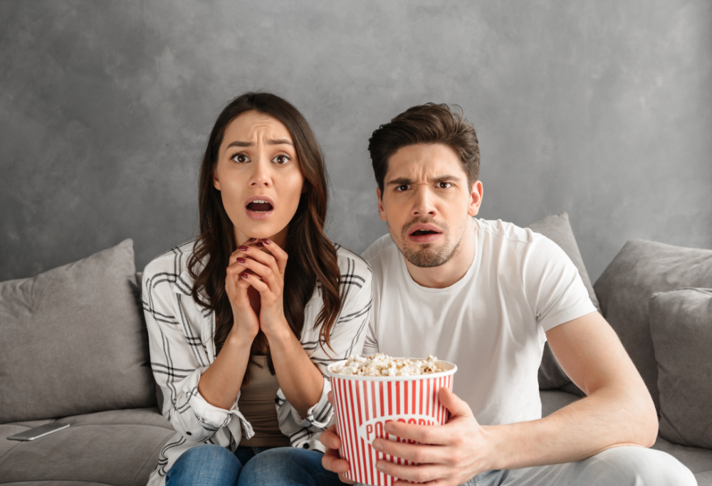 Serie tv o sesso prima di andare a dormire? La risposta getta preoccupazione 