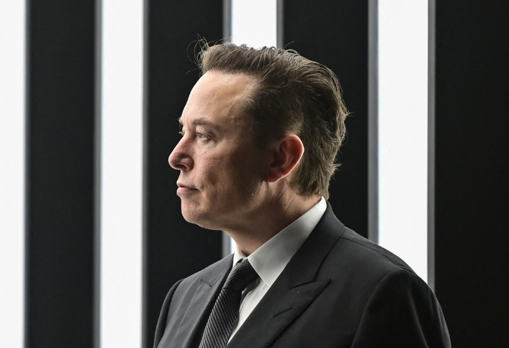 Elon Musk, stop all’intelligenza artificiale: "Un rischio per l'umanità"
