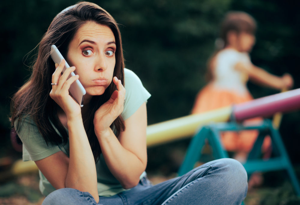 Mamma rivela il trucco per non essere sorpresa con il telefono dalla figlia
