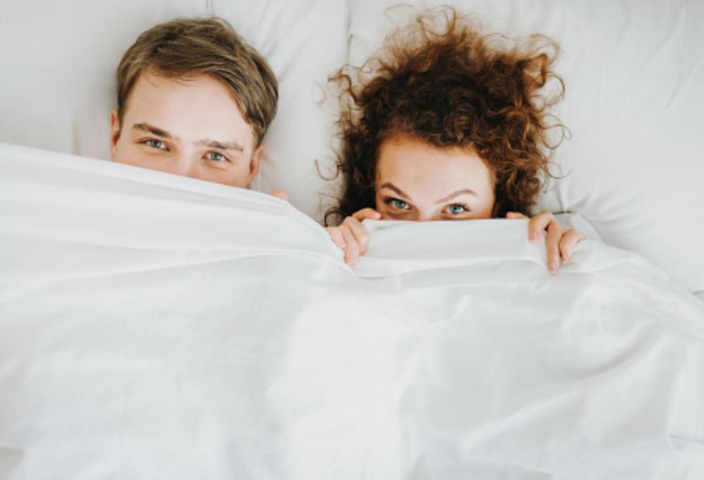 Fare sesso migliora le prestazioni mentali: i risultati di uno studio