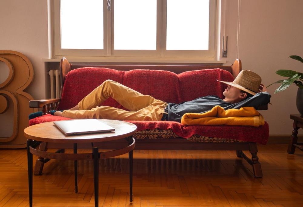 Benefici e avvertenze del sonno pomeridiano: le cose da sapere