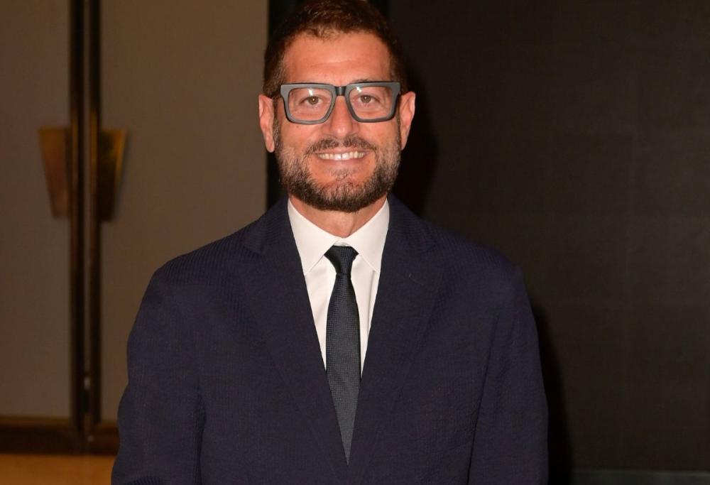 Enrico Papi: "Sono fluido, ma non credo nelle etichette”