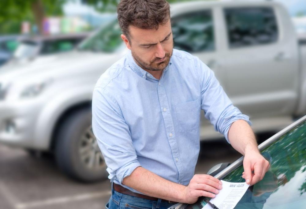 La nuova truffa dell’estate agli automobilisti sono le finte multe