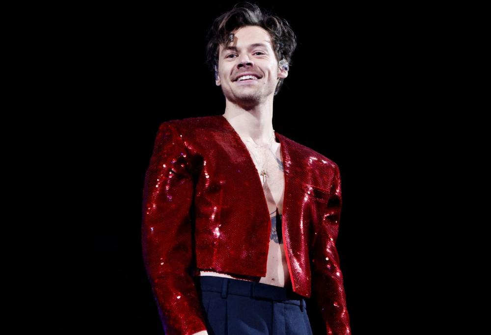 Harry Styles ha tatuato “Olivia” sulla coscia: un omaggio all’ex?