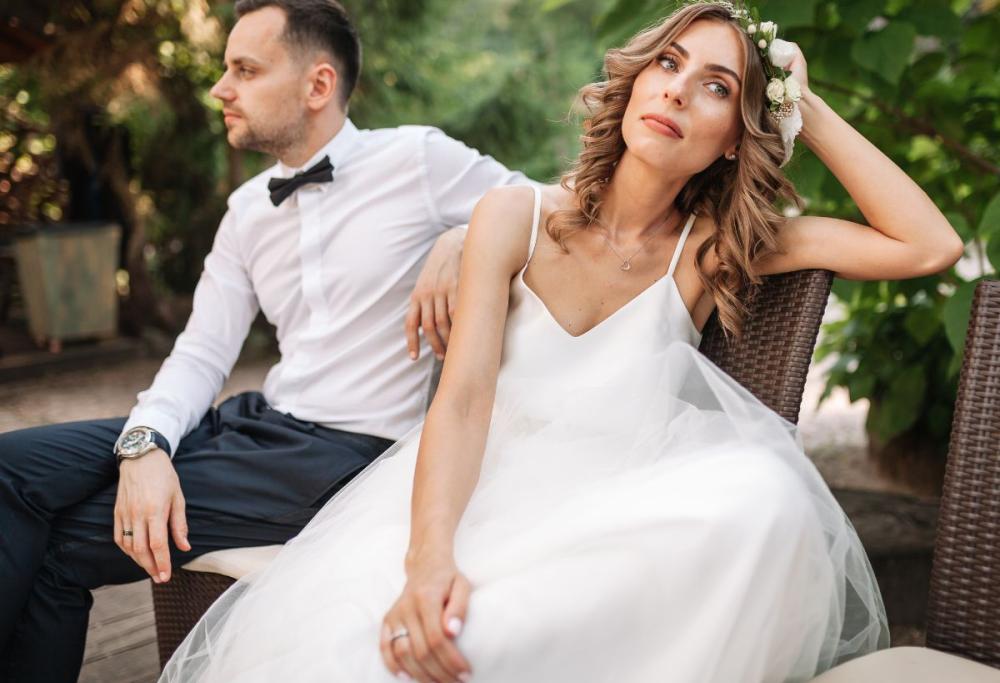 Matrimonio in pericolo: lei non invita la figlia di lui di 11 anni