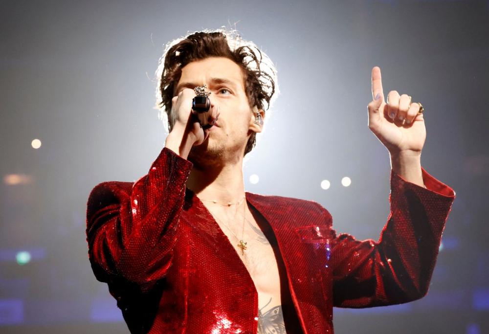Harry Styles diventa un’opera d’arte di David Hockney