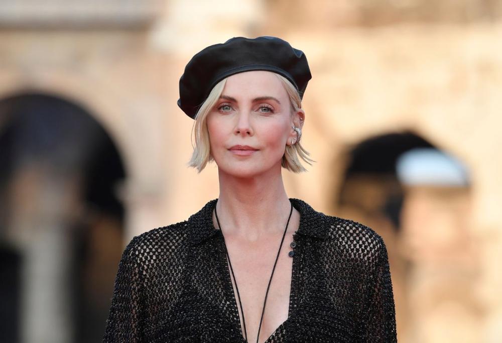 Charlize Theron e la age positivity: "Non ho paura di invecchiare"