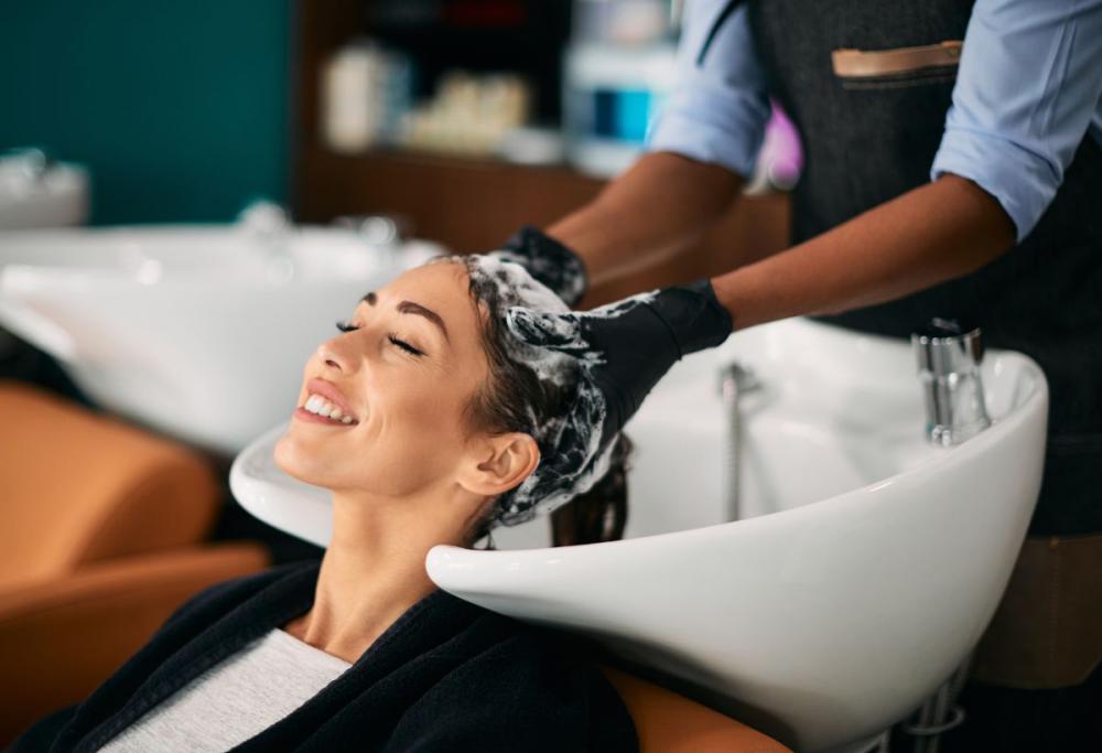 Ristorante cinese lancia servizio shampoo dopo aver consumato i pasti