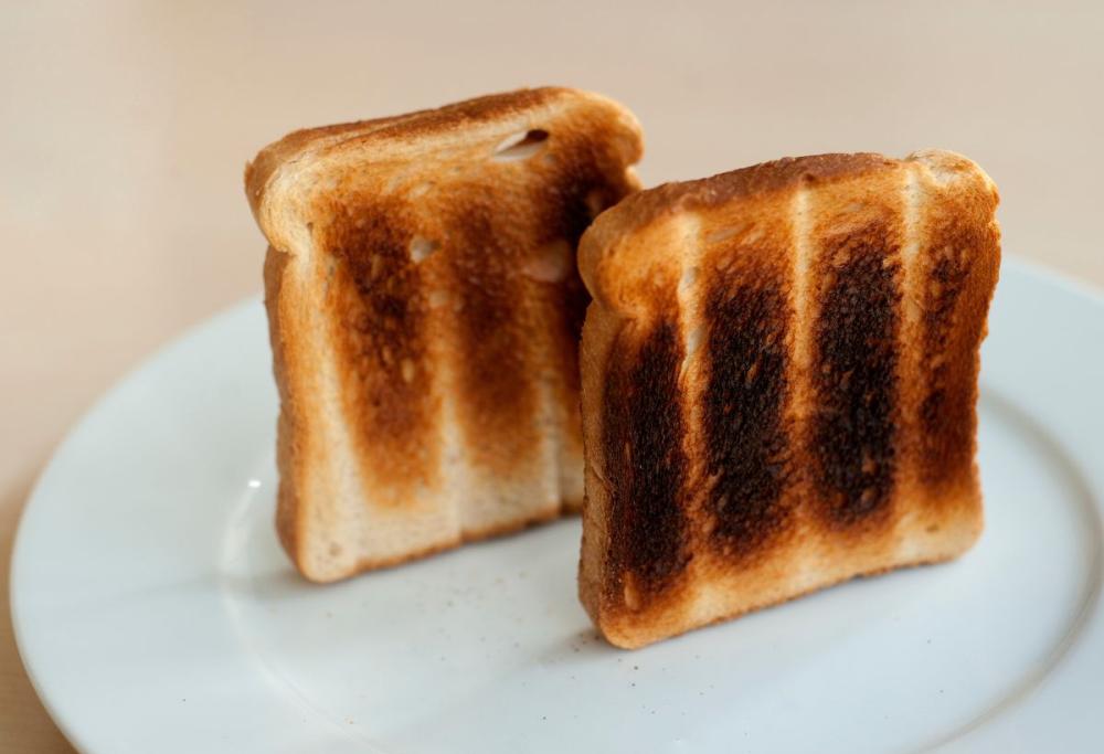 TikTok, spopola la teoria del “Toast bruciato”: di cosa si tratta