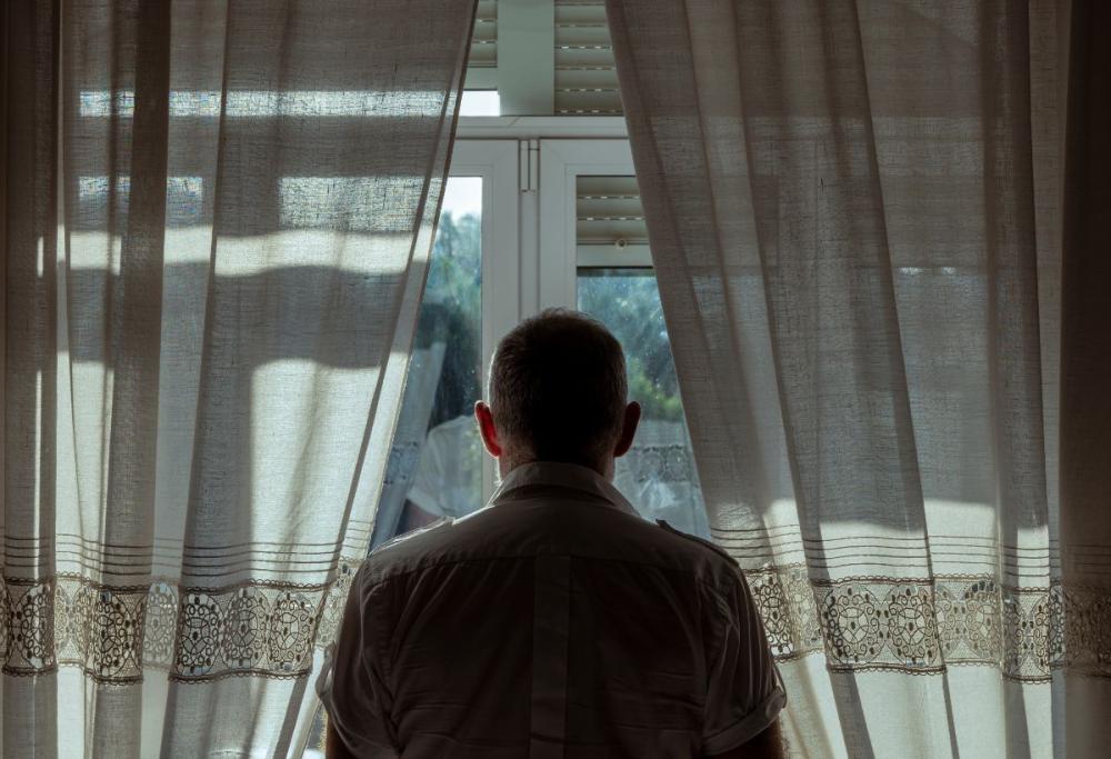 71enne vergine: “Ho costruito un muro anti-donne: ho paura di loro”