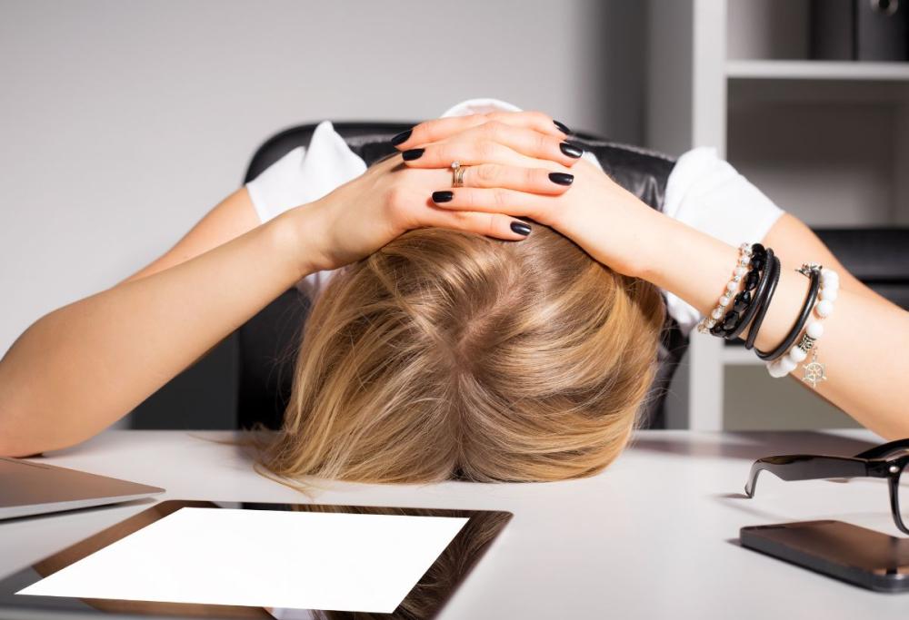 Lavorare troppo può ucciderti: la conferma arriva dalla Scienza