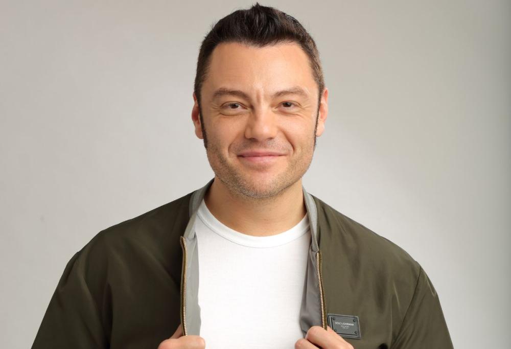 Tiziano Ferro è ancora bloccato negli USA per il divorzio - Radio 105