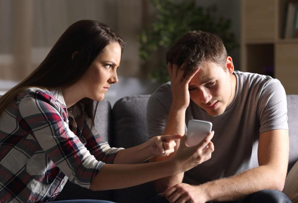 Tradisci il tuo partner? Attenzione ad Alexa, può smascherarti!