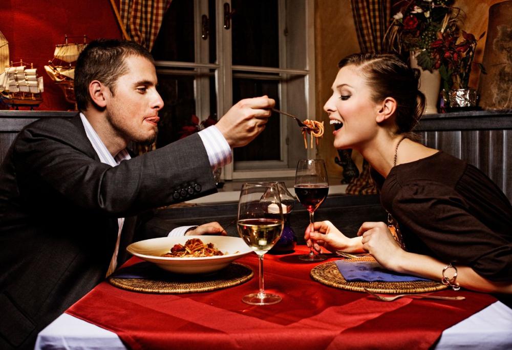 Hollywood, apre il primo dinner club dove si può cenare e fare sesso