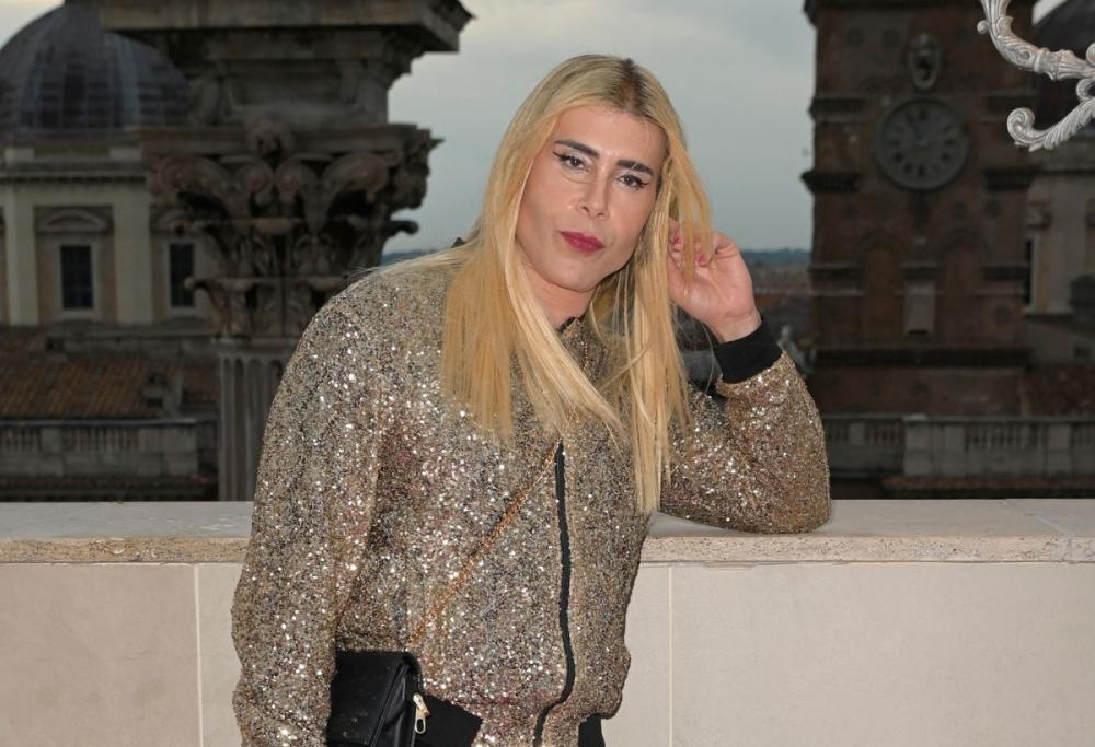 Giacomo Urtis vittima di aggressione da una donna in discoteca