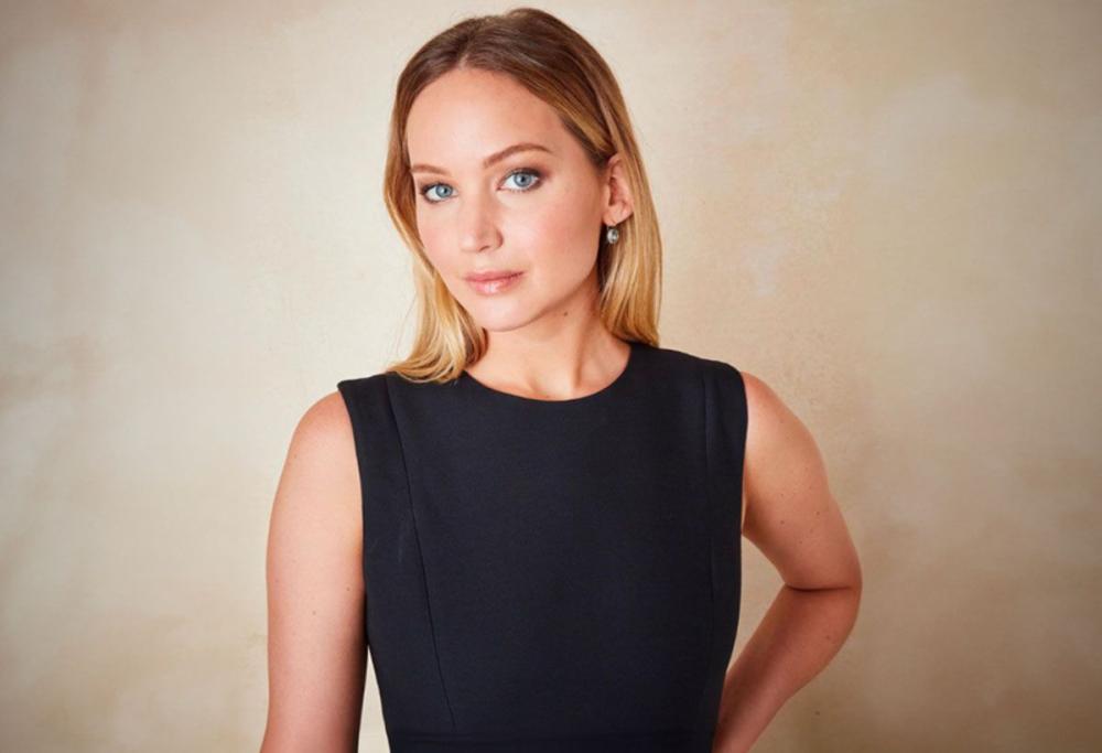 Jennifer Lawrence: “Mia mamma ha venduto il mio gabinetto usato”