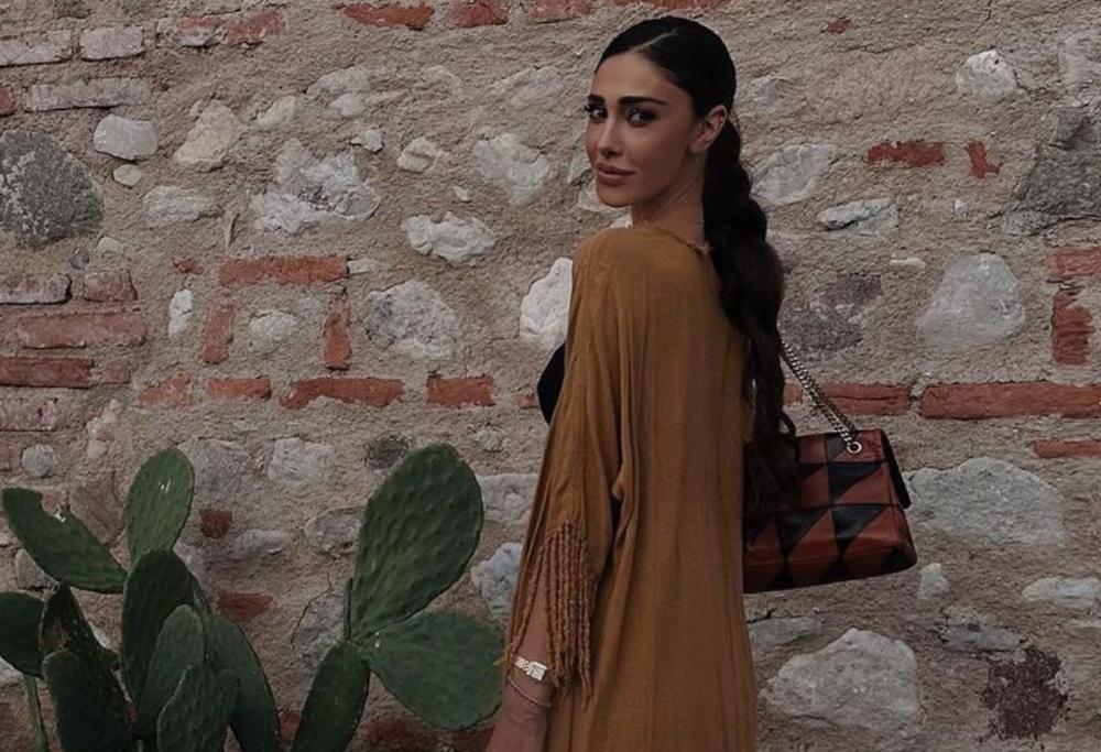 Belén: “E io lo sapevo già... tu sorridi sempre”, è per De Martino?