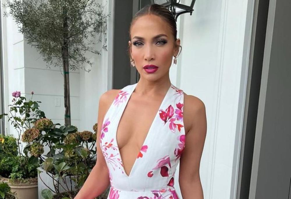 J Lo parla del parto: “Mi chiedevo se sarei tornata come prima”