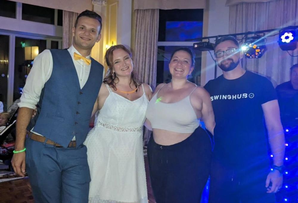 Sesso tra marito e damigella, la sposa è d’accordo: “È eccitante”