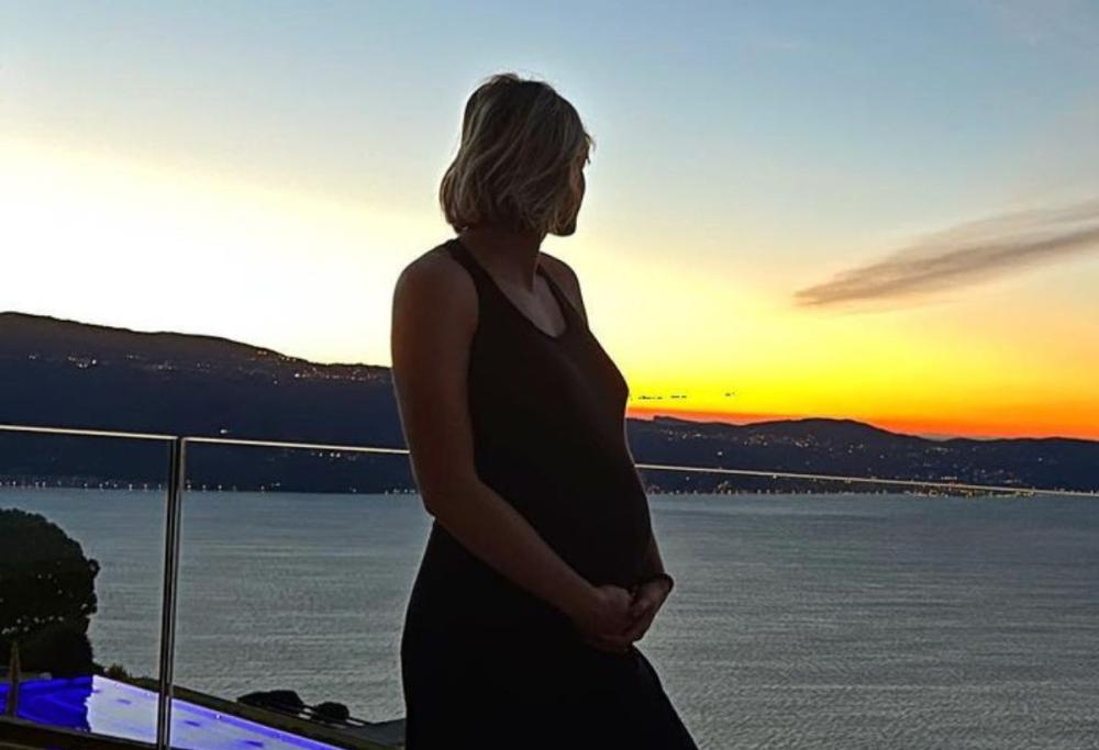 Federica Pellegrini alla sua bambina: "Spero di proteggerti"