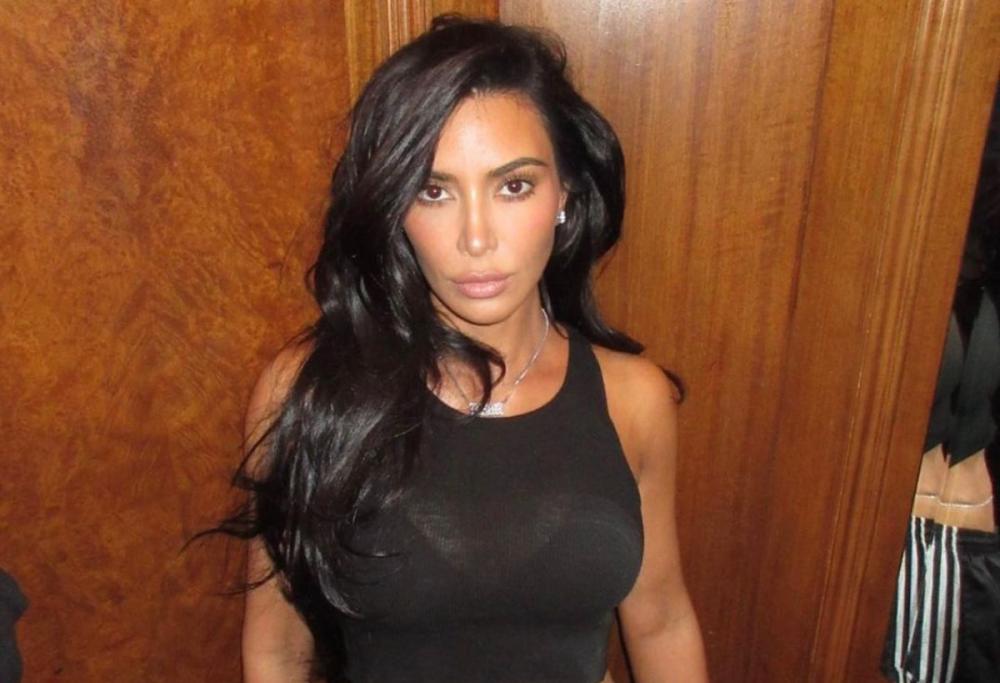 Kim Kardashian: “Combatto contro l’acne adulta”