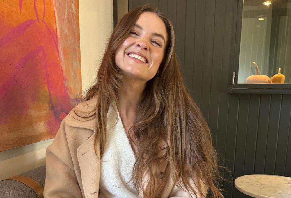 "Lavo il reggiseno solo una volta al mese": è polemica sui social