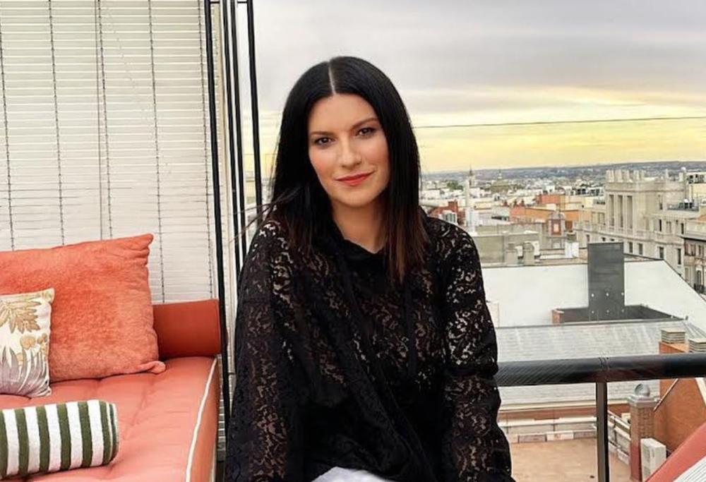 Laura Pausini piange per Baudo e svela: “Ho un difetto al cuore”