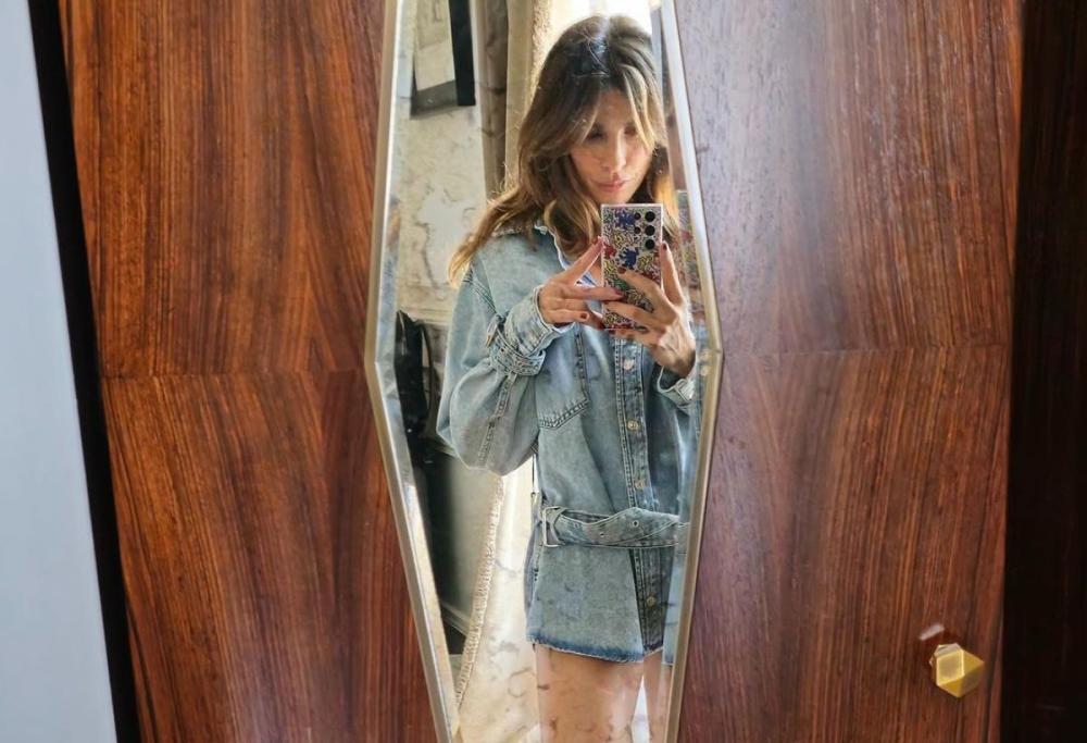 Elisabetta Canalis, il selfie sui social rovinato da un dettaglio