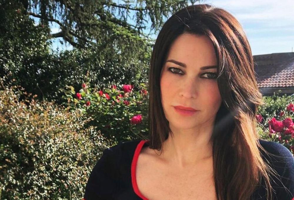 Manuela Arcuri dopo la maternità torna in TV: "Sarò sexy e provocante"