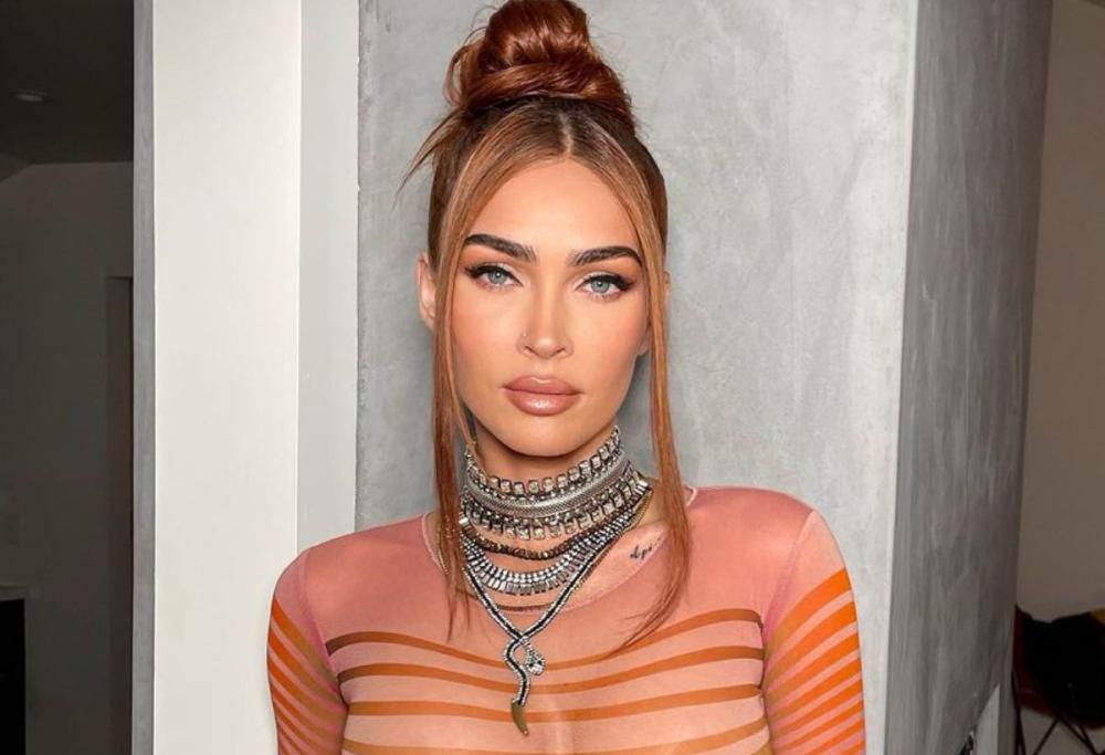 Megan Fox provoca e smentisce: “Quelli non sono i miei capezzoli”