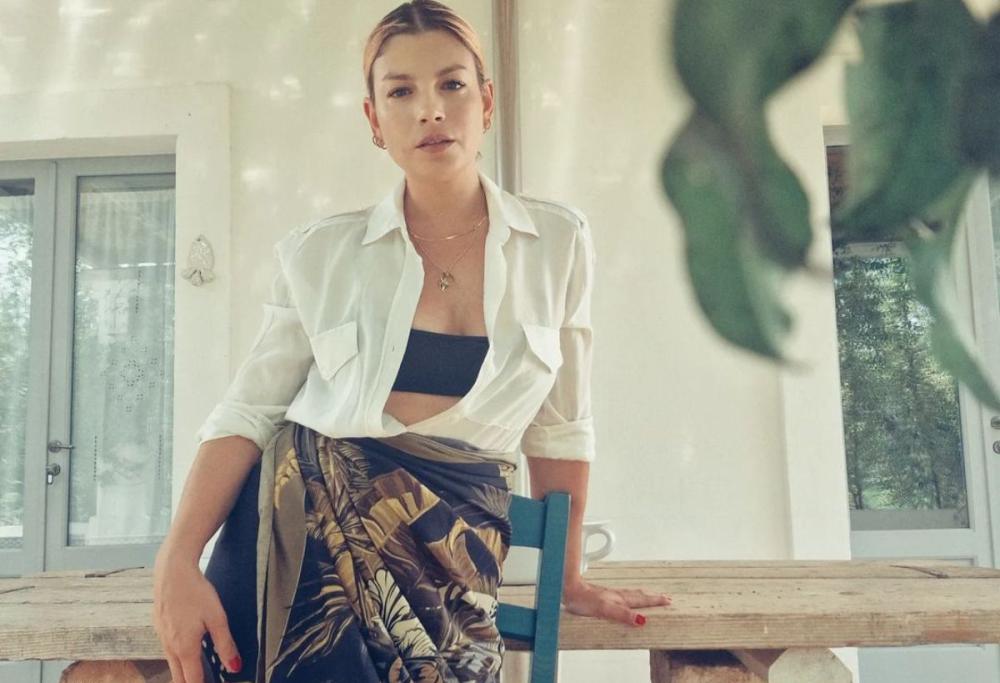 Emma Marrone, le foto con in braccio una bimba e il dolce post