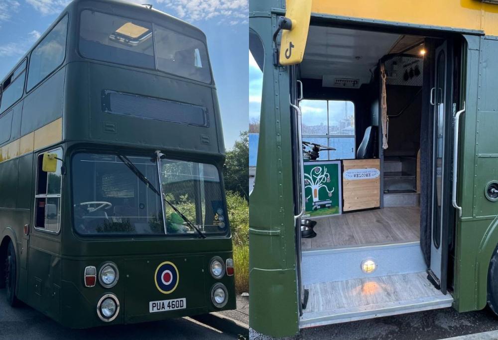 Famiglia lascia casa per andare a vivere in un autobus a 2 piani