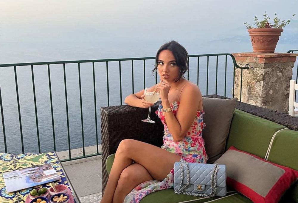 Chiede il conto in banca al primo appuntamento: "No perditempo"