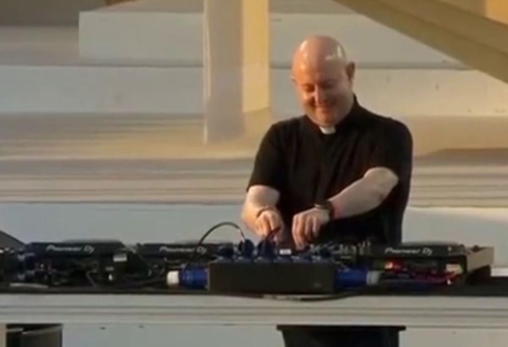 Padre Guilherme Peixoto, il sacerdote dj che fa ballare Lisbona