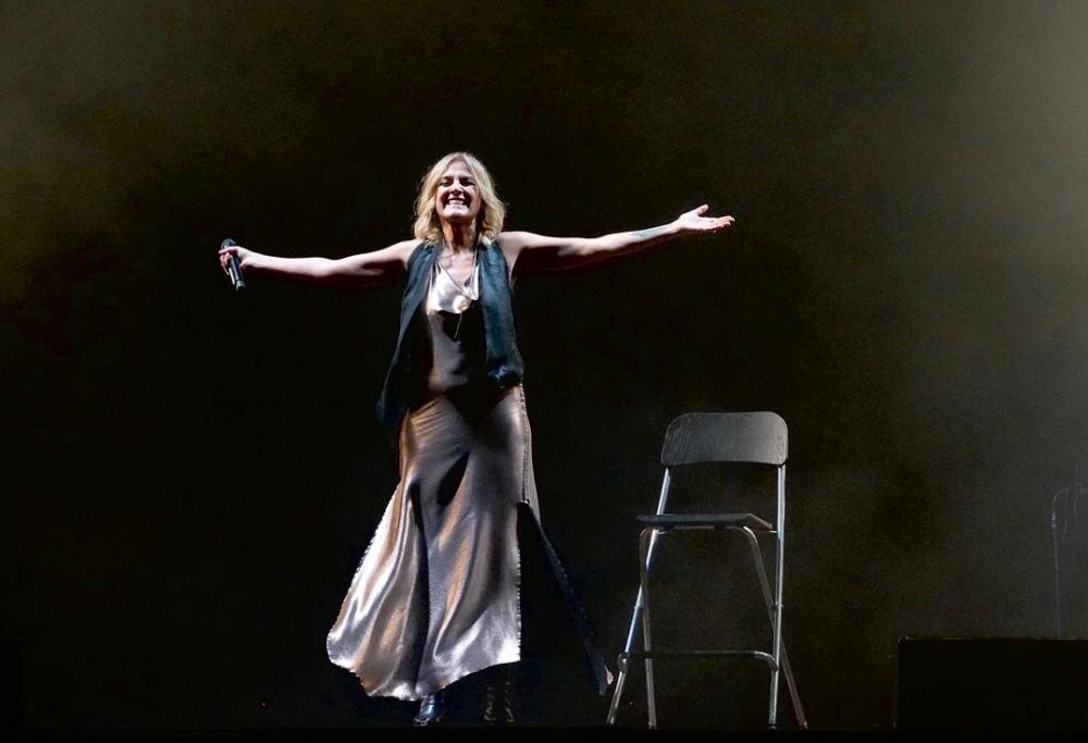 Sanremo 2020, Irene Grandi si schiera con Junior Cally e Amadeus