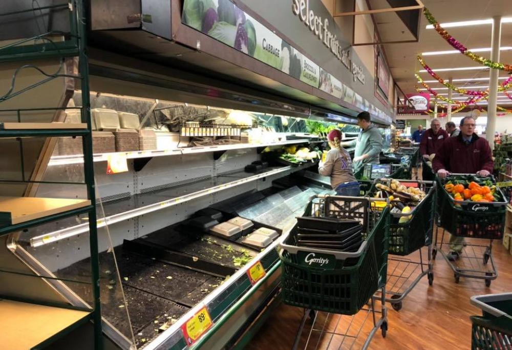 USA: donna tossisce intenzionalmente sui cibi in un supermercato, buttati oltre 30mila euro di prodotti