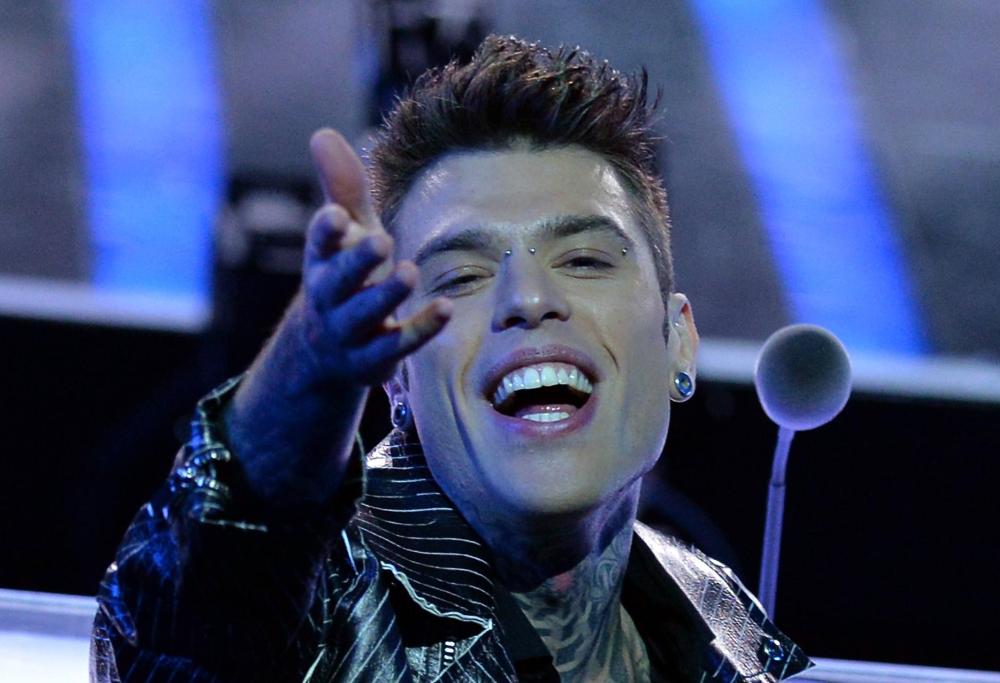 Fedez pubblica per sbaglio il numero di telefono della cognata su Instagram