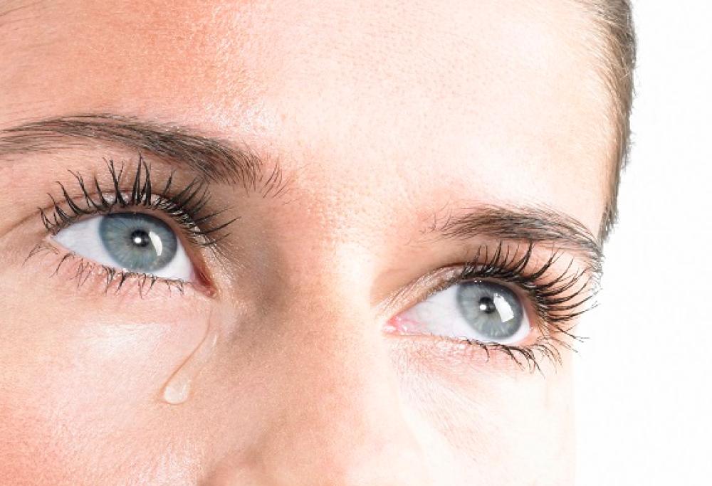 Coronavirus nelle lacrime di una paziente: "Potenziale fonte di contagio"