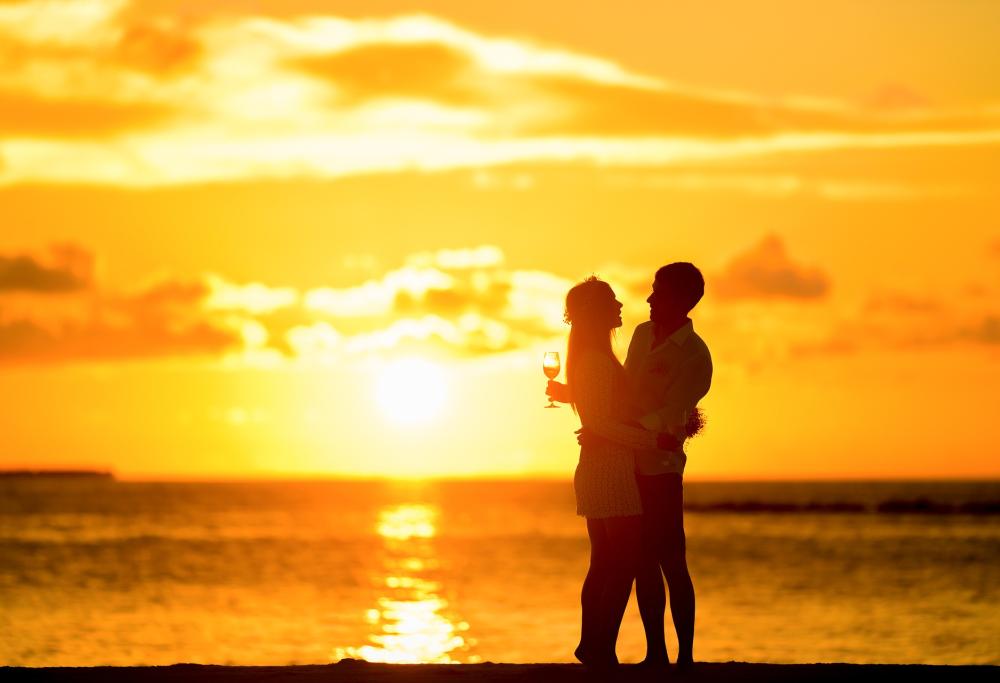 Italiani in vacanza a caccia di flirt: il 65% vorrebbe una storia estiva
