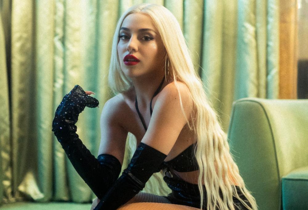 Ava Max a Radio 105 per una TikTok live esclusiva
